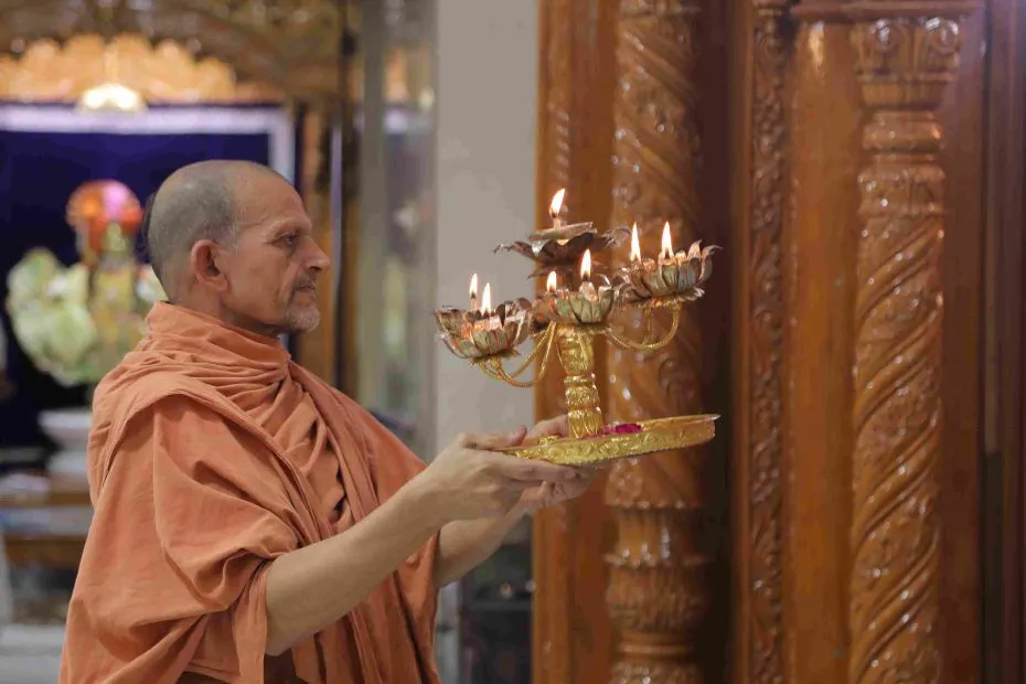 Noida to Mathura Vrindavan Same Day Sightseeing by Car