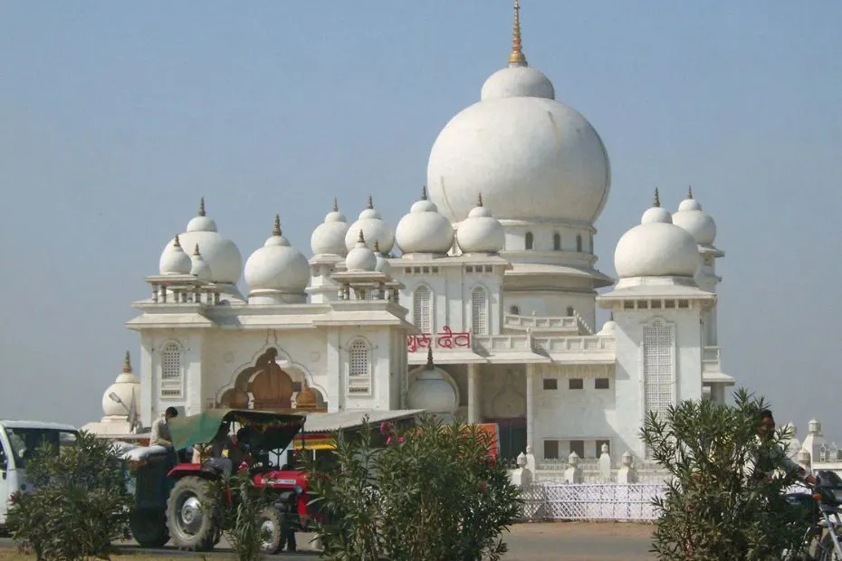 One Day Vrindavan Mathura Sightseeing by Car from Gurugram